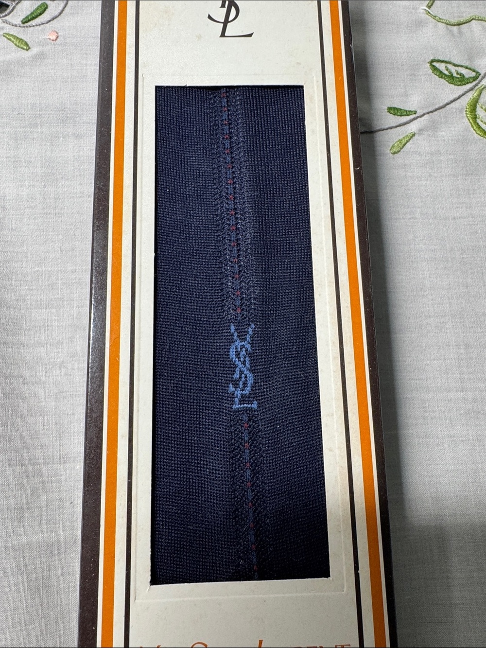 Vintage Yves Saint Laurent Navy 100% Cotton Men’s Socks in Original Sealed Box - Picture 2 of 6